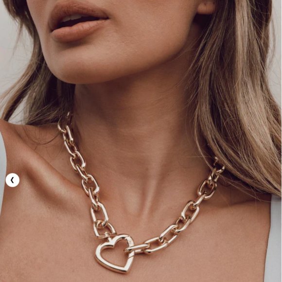 Princess Polly Jewelry - Princess Polly heart necklace